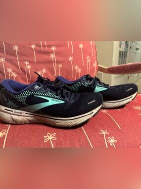 Brooks limited edition GHOST 14 cloud cushion woman’s 8.5 running shoes in EUC